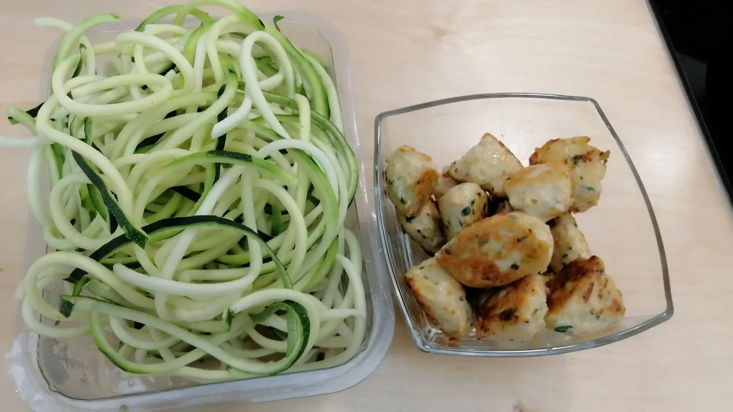 Espaguete de abobrinha com frango