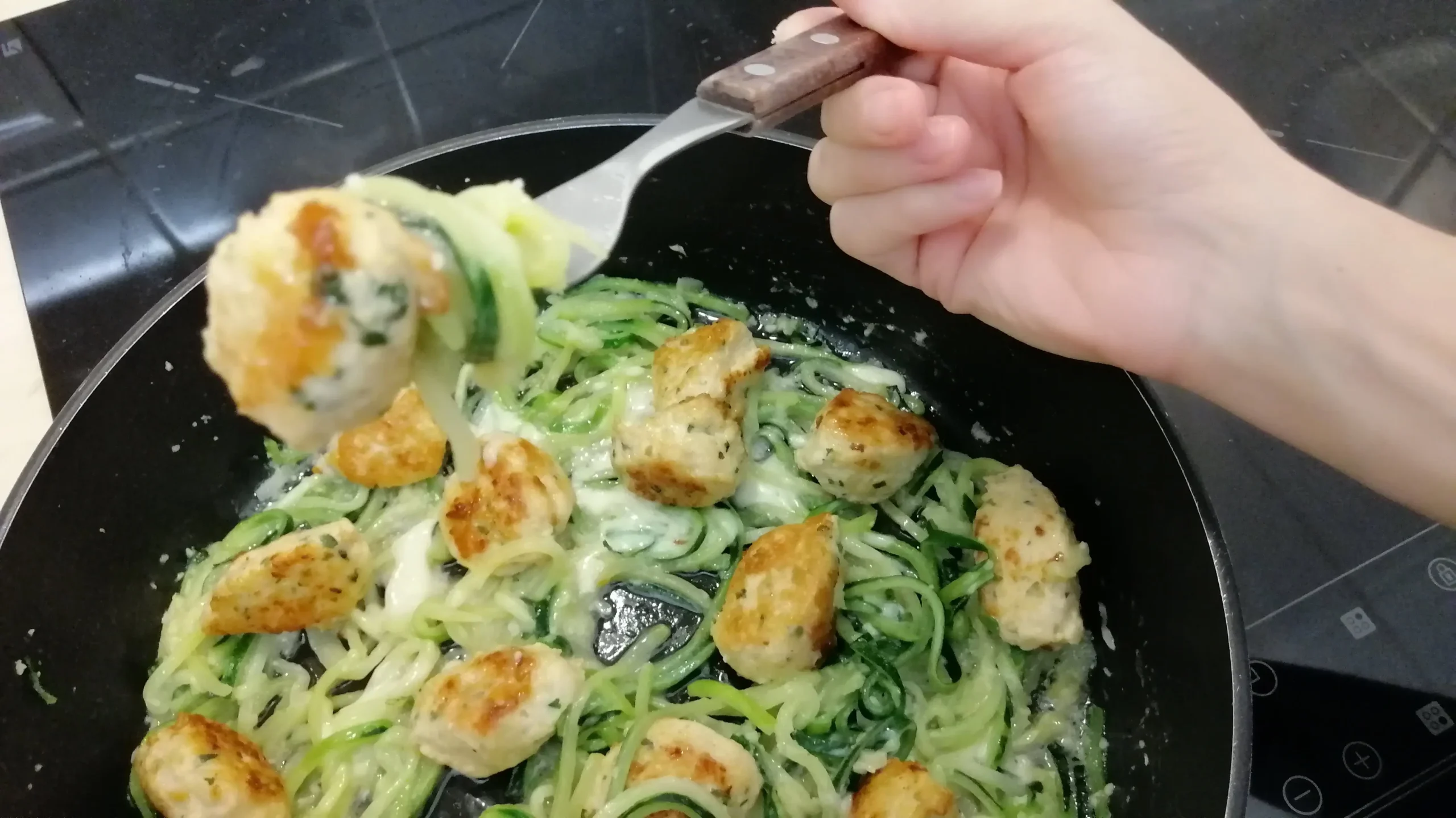 Espaguete de abobrinha com frango