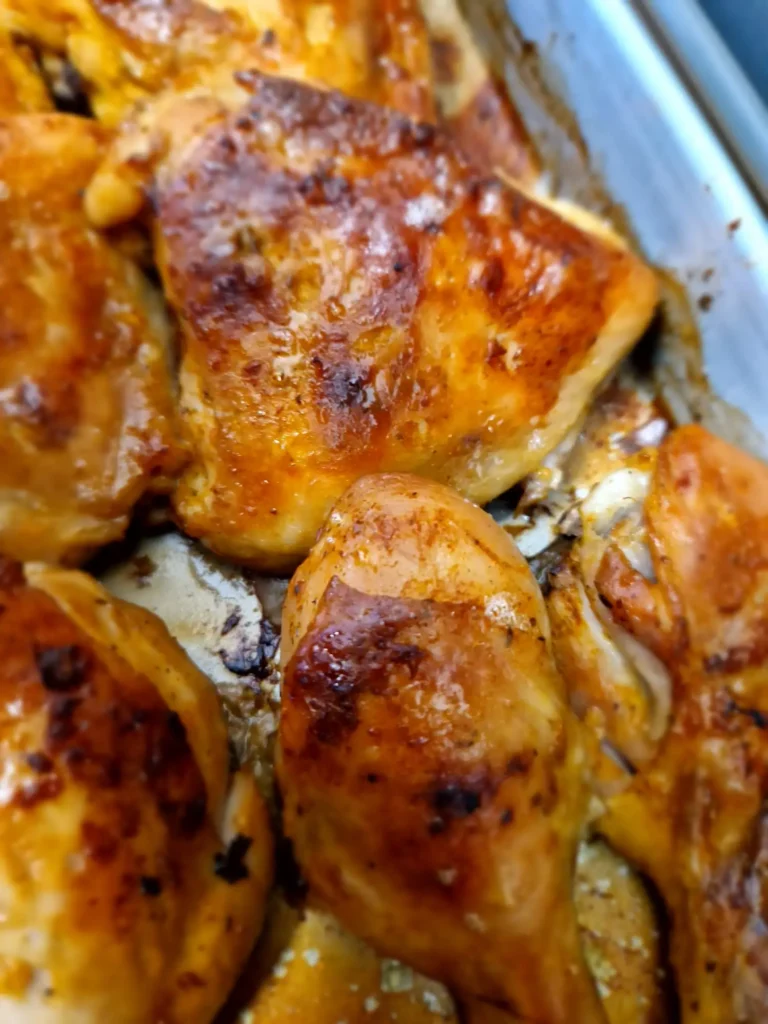 Coxa e Sobrecoxa de Frango Assada no Forno