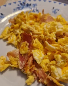 Ovos mexidos com bacon - Cozinha dos sabores