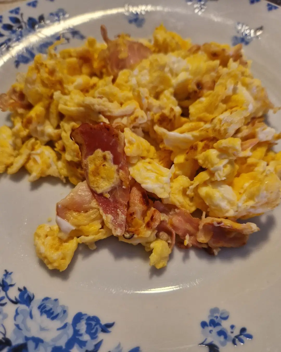 Ovos mexidos com bacon