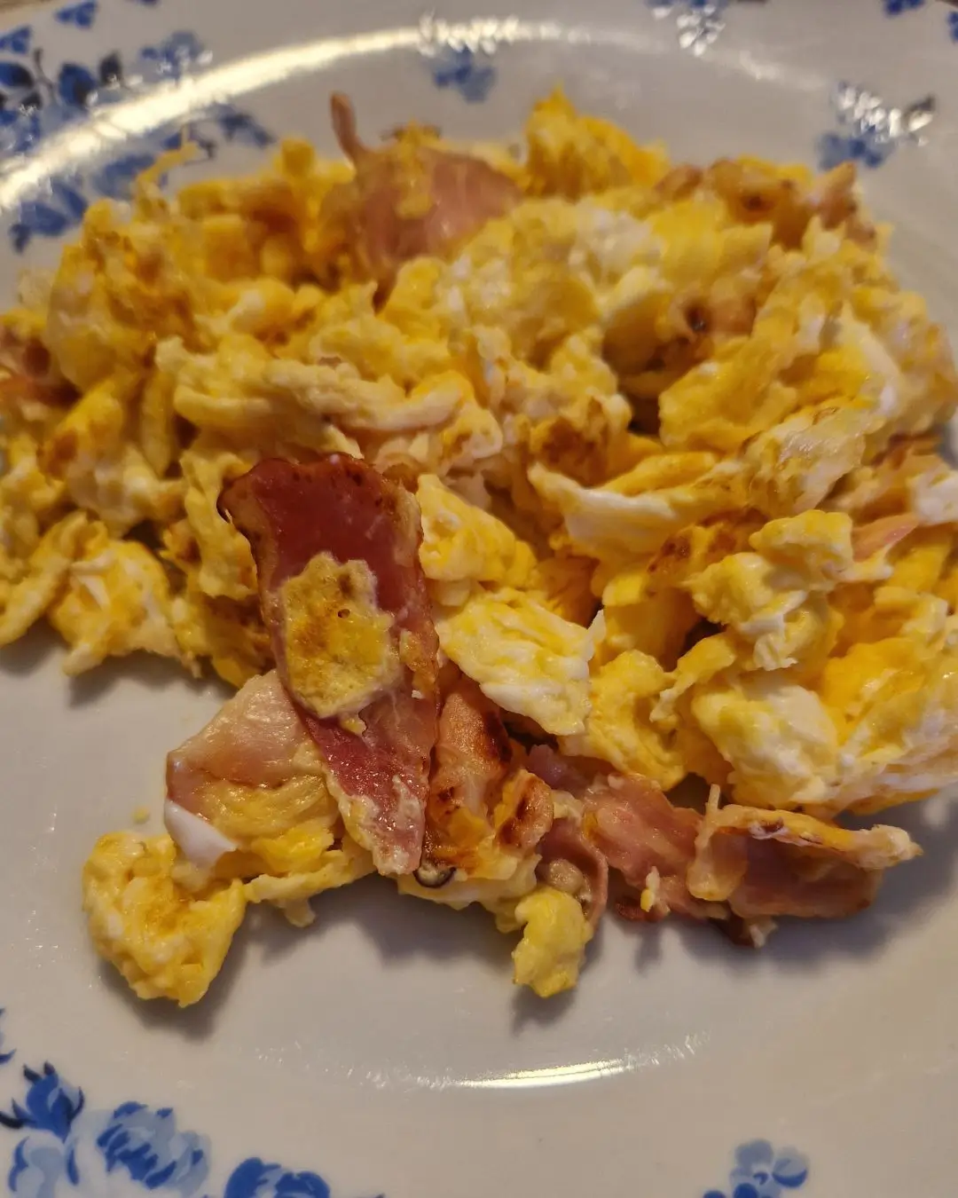 Ovos mexidos com bacon