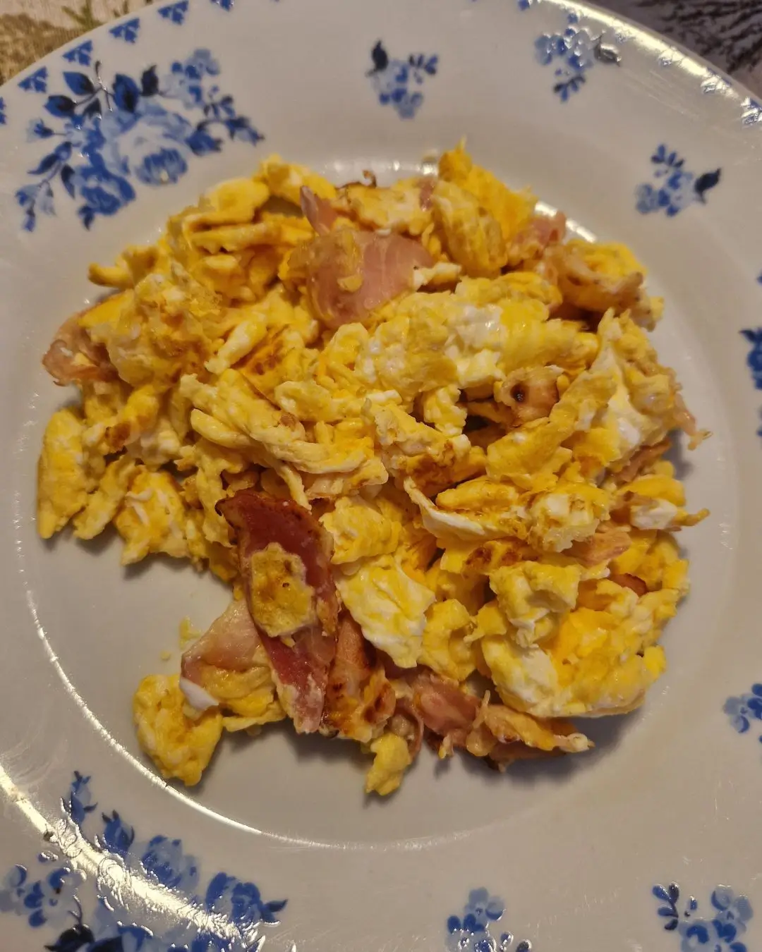 Ovos mexidos com bacon